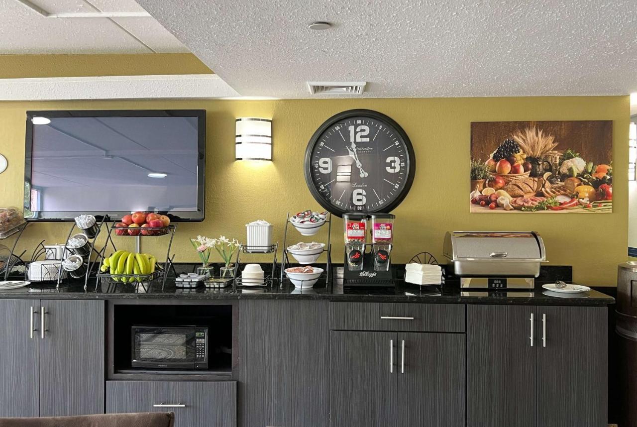 Baymont By Wyndham - Chicago - Addison - O'Hare Otel Dış mekan fotoğraf