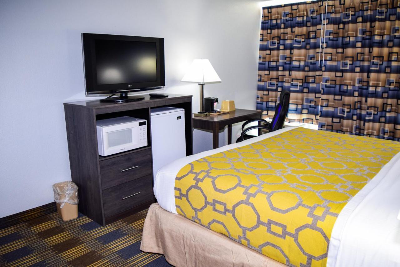 Baymont By Wyndham - Chicago - Addison - O'Hare Otel Dış mekan fotoğraf