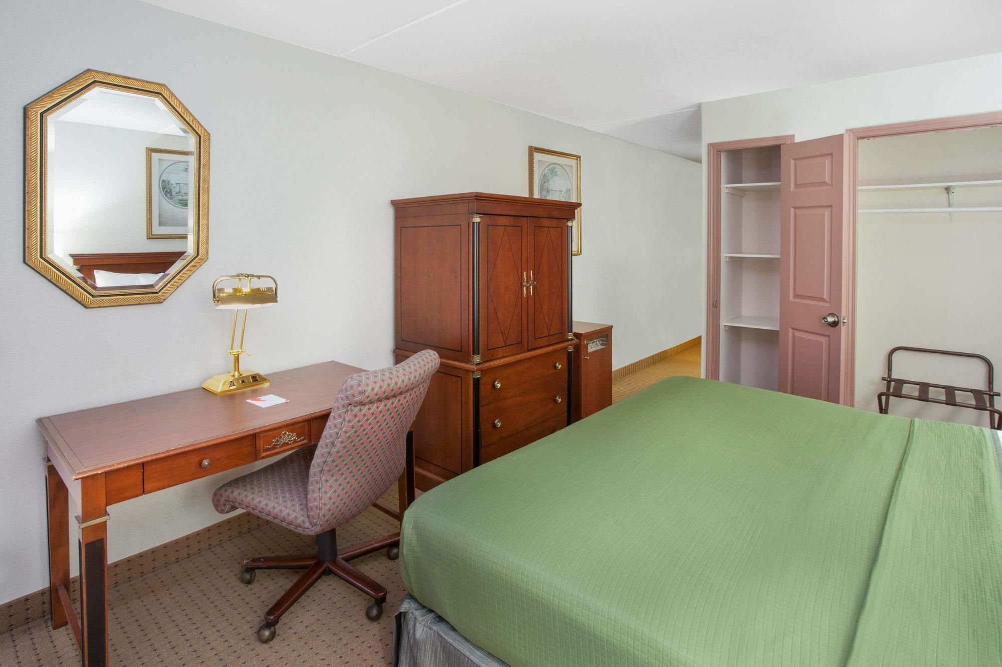 Baymont By Wyndham - Chicago - Addison - O'Hare Otel Dış mekan fotoğraf