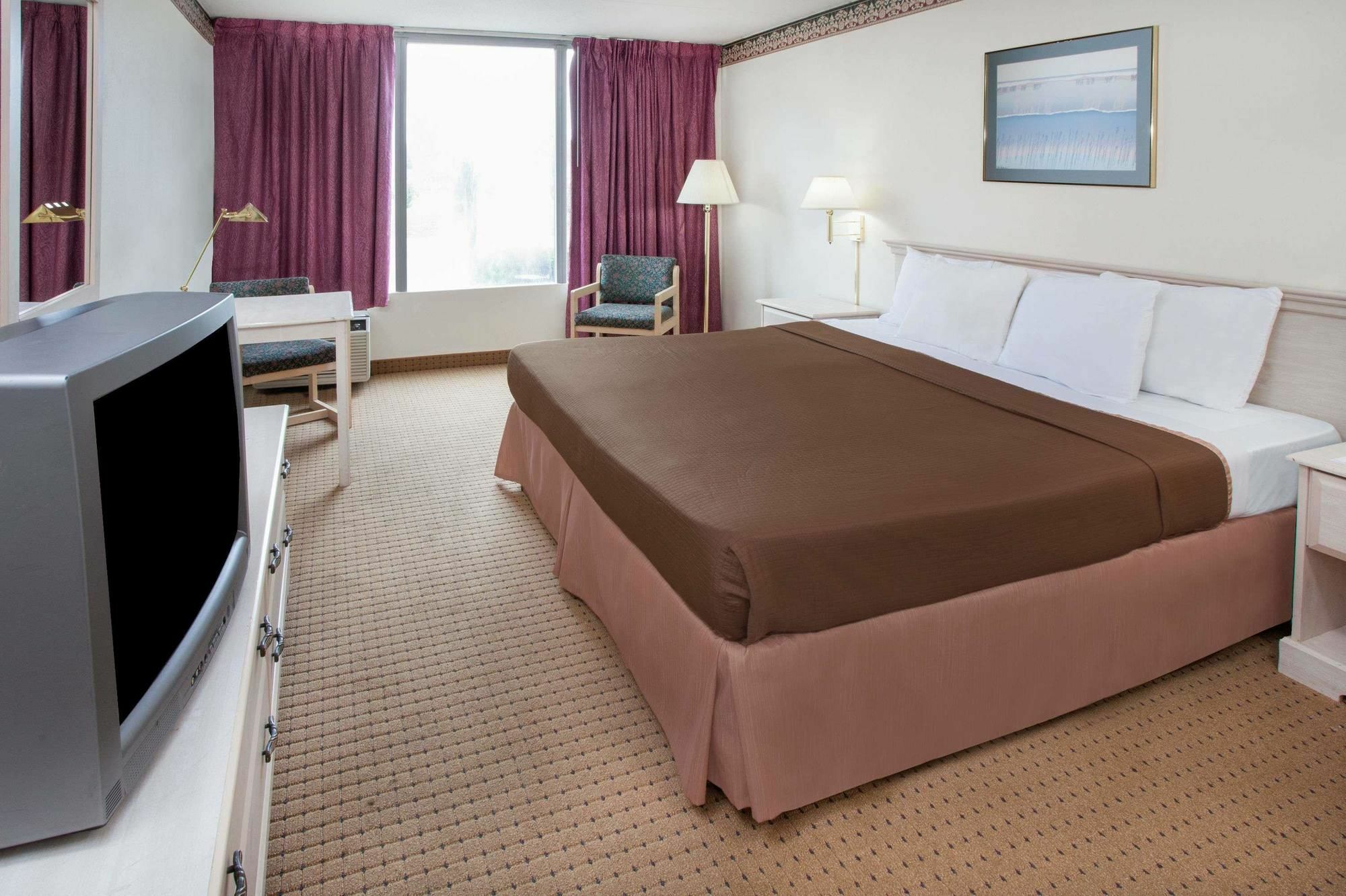 Baymont By Wyndham - Chicago - Addison - O'Hare Otel Dış mekan fotoğraf